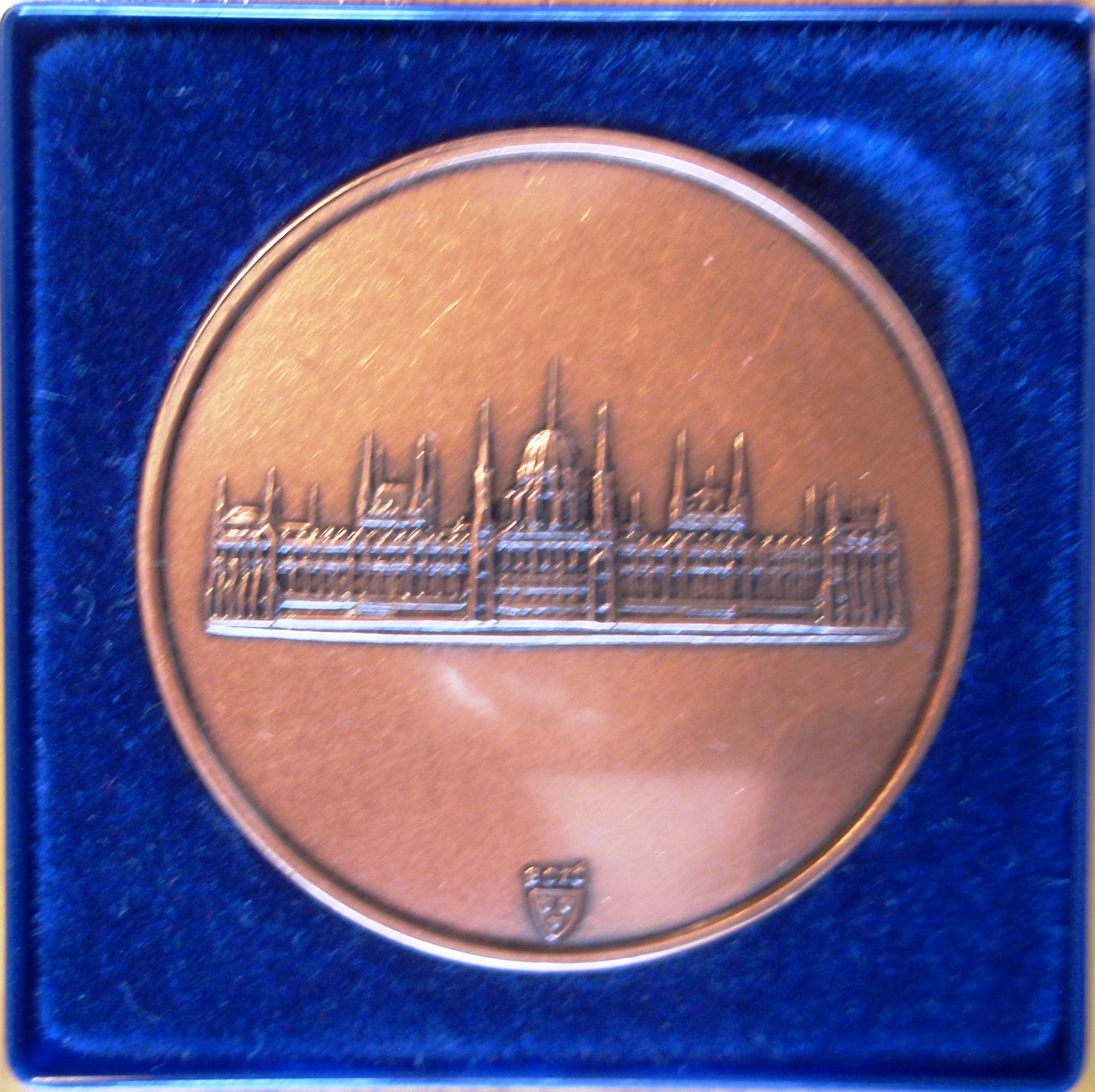 02.  Magyar Köztársaság országgyűlése érme-B